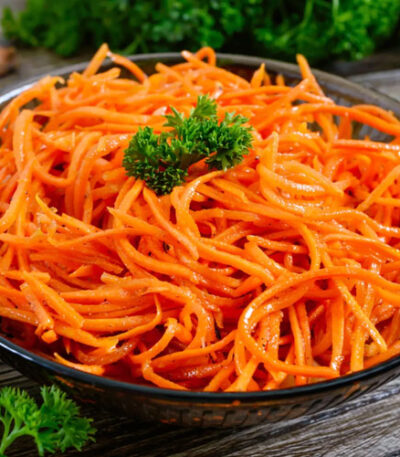 Korealainen porkkanasalaatti